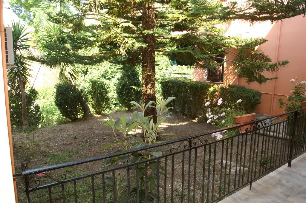 Milos Studios Parga Buitenkant foto