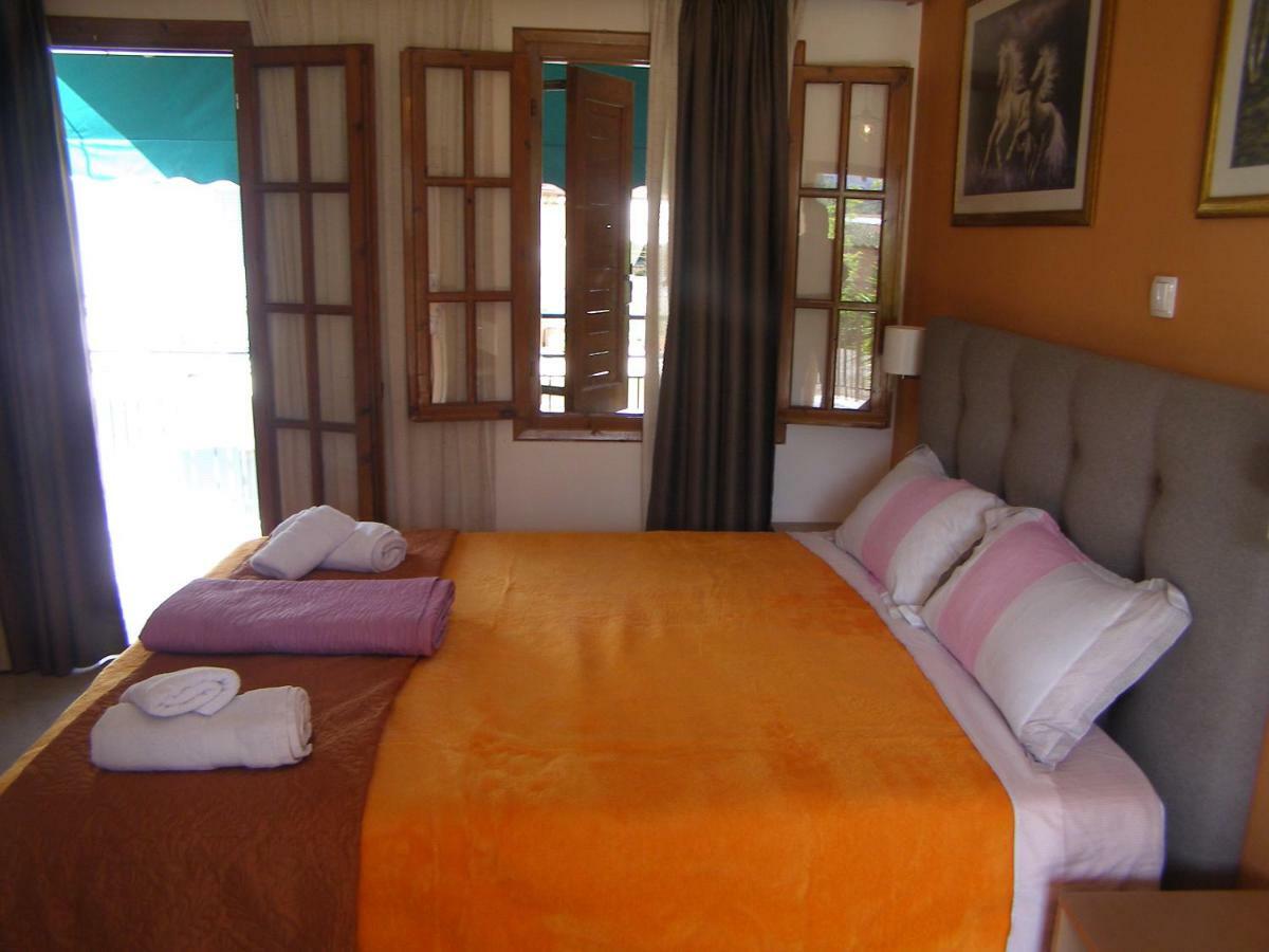 Milos Studios Parga Buitenkant foto